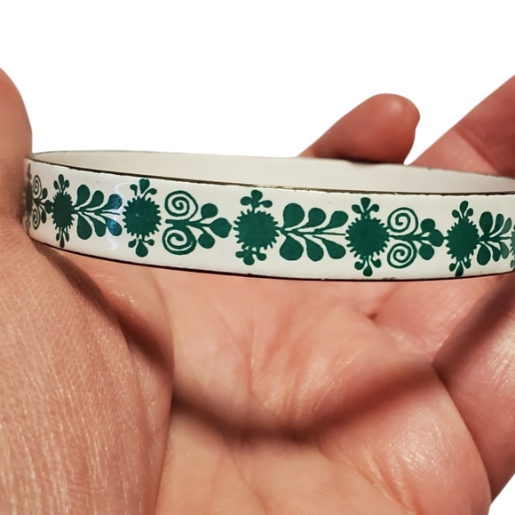 Jewelry - Vintage Green and White Enameled Bracelet